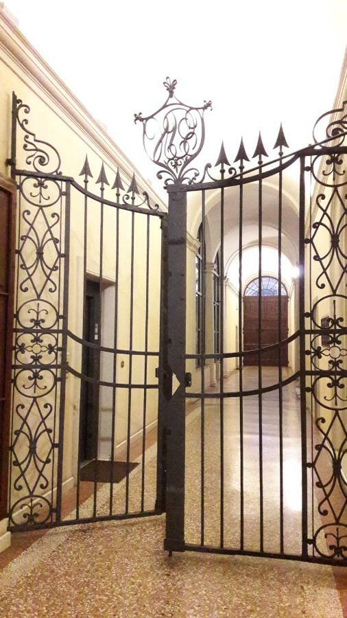 Apartamento Mini Chic Downtown Bolonia Exterior foto